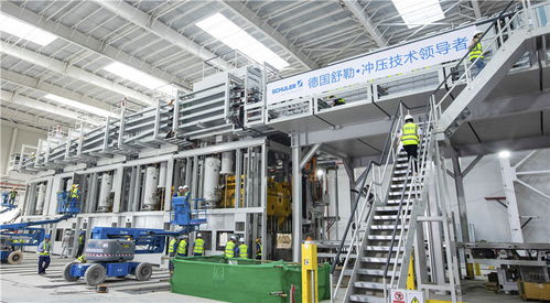 探秘恒大“黑燈工廠” 全機器人作業(yè)的酷炫未來